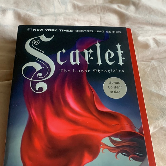 Scarlet the Lunar Chronicles Book 3 by Marissa Meyer paperback - Picture 2 of 4